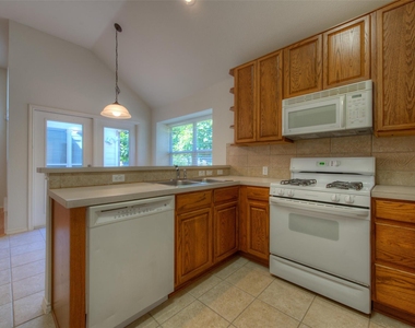 1632 Belvedere Pl - Photo Thumbnail 6