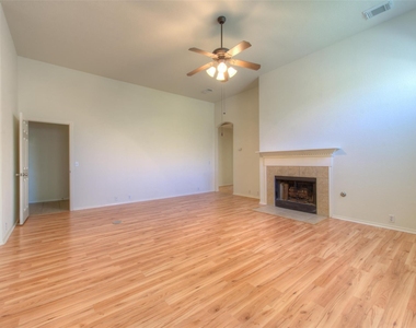 1632 Belvedere Pl - Photo Thumbnail 10