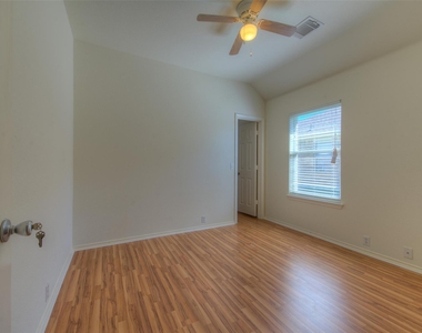 1632 Belvedere Pl - Photo Thumbnail 18