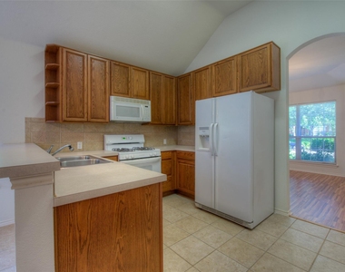 1632 Belvedere Pl - Photo Thumbnail 7
