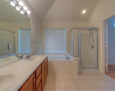 1632 Belvedere Pl - Photo Thumbnail 14
