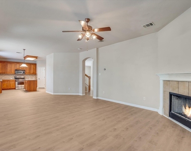 4029 Lake Edge Way - Photo Thumbnail 7