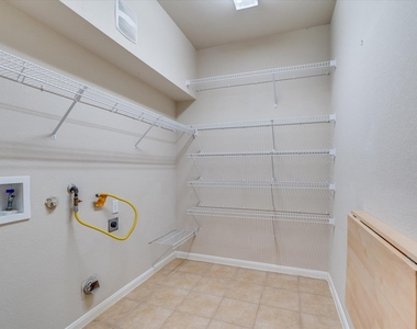 4029 Lake Edge Way - Photo Thumbnail 11