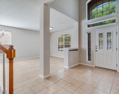 4029 Lake Edge Way - Photo Thumbnail 3