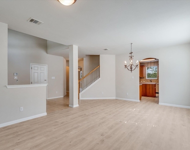 4029 Lake Edge Way - Photo Thumbnail 5