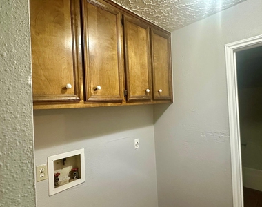 1103 Hillyer St - Photo Thumbnail 12
