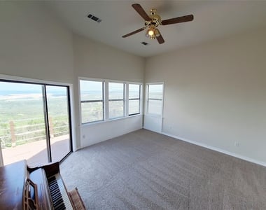 8310 Bar K Ranch Rd - Photo Thumbnail 9