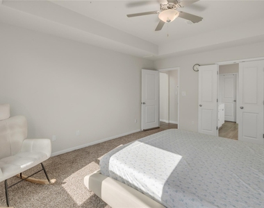 223 Balsam St - Photo Thumbnail 13
