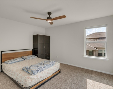 223 Balsam St - Photo Thumbnail 22