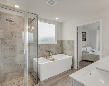 223 Balsam St - Photo Thumbnail 15