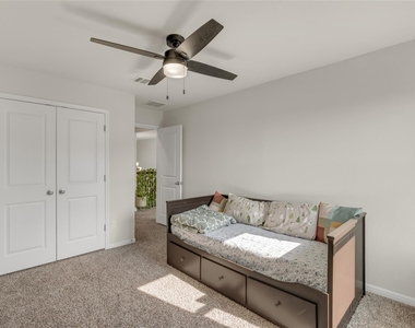 223 Balsam St - Photo Thumbnail 20
