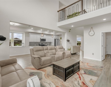 223 Balsam St - Photo Thumbnail 5