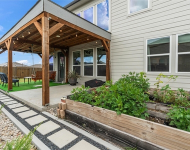223 Balsam St - Photo Thumbnail 30