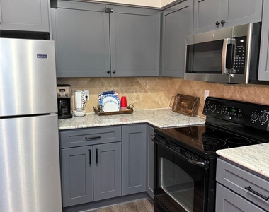 3404 American Dr - Photo Thumbnail 15