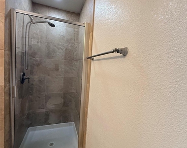 3404 American Dr - Photo Thumbnail 20