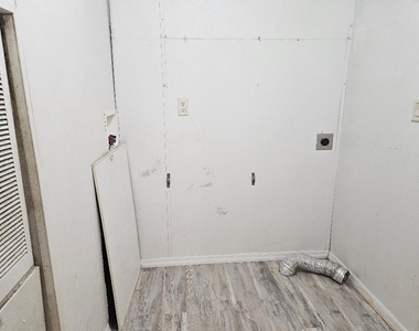 127 Iroquois Dr - Photo Thumbnail 12