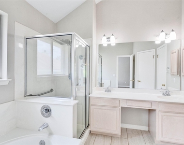 6412 Convict Hill Rd - Photo Thumbnail 16