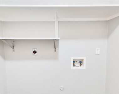 6412 Convict Hill Rd - Photo Thumbnail 22