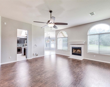 6412 Convict Hill Rd - Photo Thumbnail 11