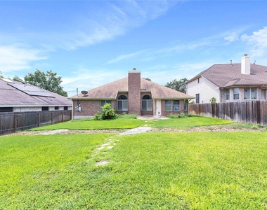 6412 Convict Hill Rd - Photo Thumbnail 24