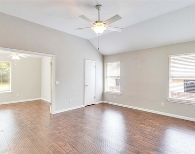 6412 Convict Hill Rd - Photo Thumbnail 12