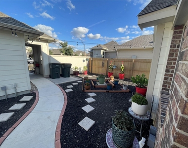 108 Lasino Dr - Photo Thumbnail 26