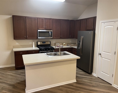 108 Lasino Dr - Photo Thumbnail 9