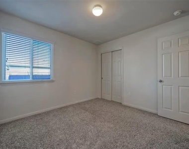 18312 Mammoth Cave Blvd - Photo Thumbnail 11