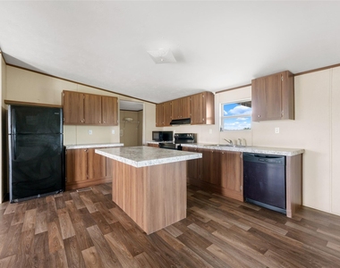 360 Shady Oaks Dr - Photo Thumbnail 13