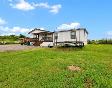 360 Shady Oaks Dr - Photo Thumbnail 2
