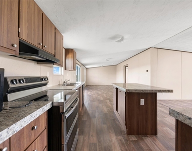 360 Shady Oaks Dr - Photo Thumbnail 10