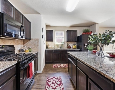 222 Camellia Dr - Photo Thumbnail 5