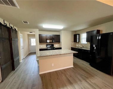 222 Camellia Dr - Photo Thumbnail 11
