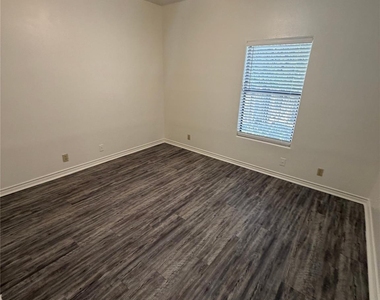 2605 Alcott Ln - Photo Thumbnail 14