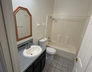 2605 Alcott Ln - Photo Thumbnail 8