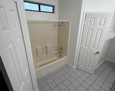 2605 Alcott Ln - Photo Thumbnail 10