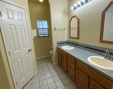 2605 Alcott Ln - Photo Thumbnail 13