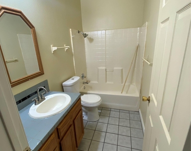 2605 Alcott Ln - Photo Thumbnail 7