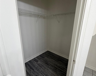 2605 Alcott Ln - Photo Thumbnail 12