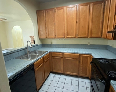2605 Alcott Ln - Photo Thumbnail 3