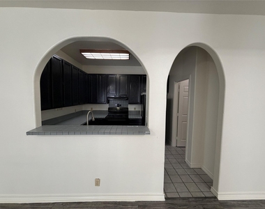 2605 Alcott Ln - Photo Thumbnail 4