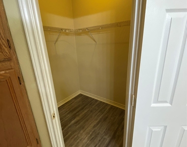 2605 Alcott Ln - Photo Thumbnail 11