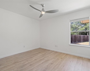 613 Columbine Ave - Photo Thumbnail 19