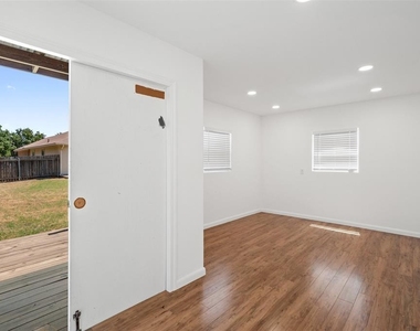 613 Columbine Ave - Photo Thumbnail 22