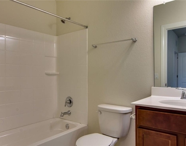 15900 Cessida St - Photo Thumbnail 29