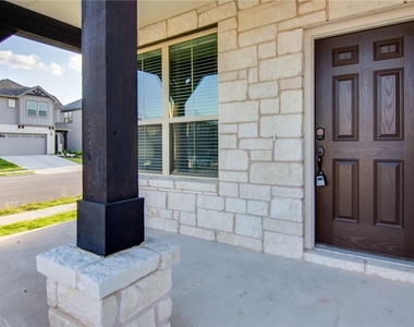 15900 Cessida St - Photo Thumbnail 6