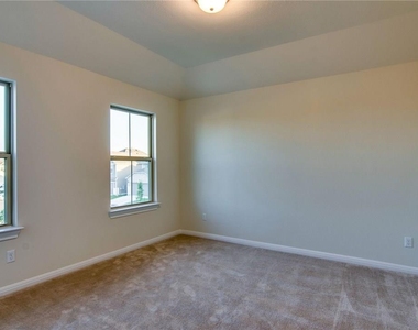 15900 Cessida St - Photo Thumbnail 24