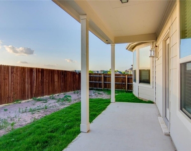 15900 Cessida St - Photo Thumbnail 31