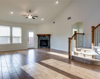 15900 Cessida St - Photo Thumbnail 15
