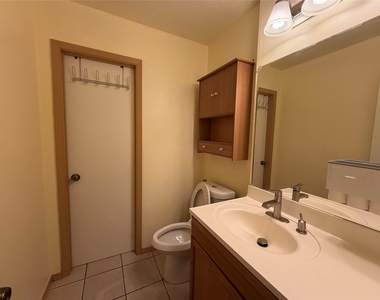 1200 Warrington Dr - Photo Thumbnail 8